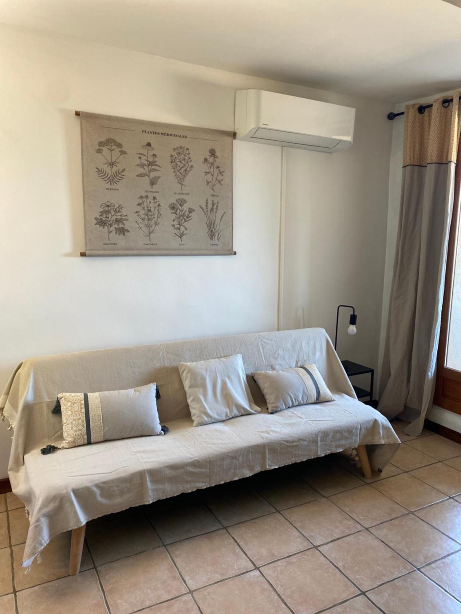 Вилла La Magnanerie En Provence Niozelles Экстерьер фото