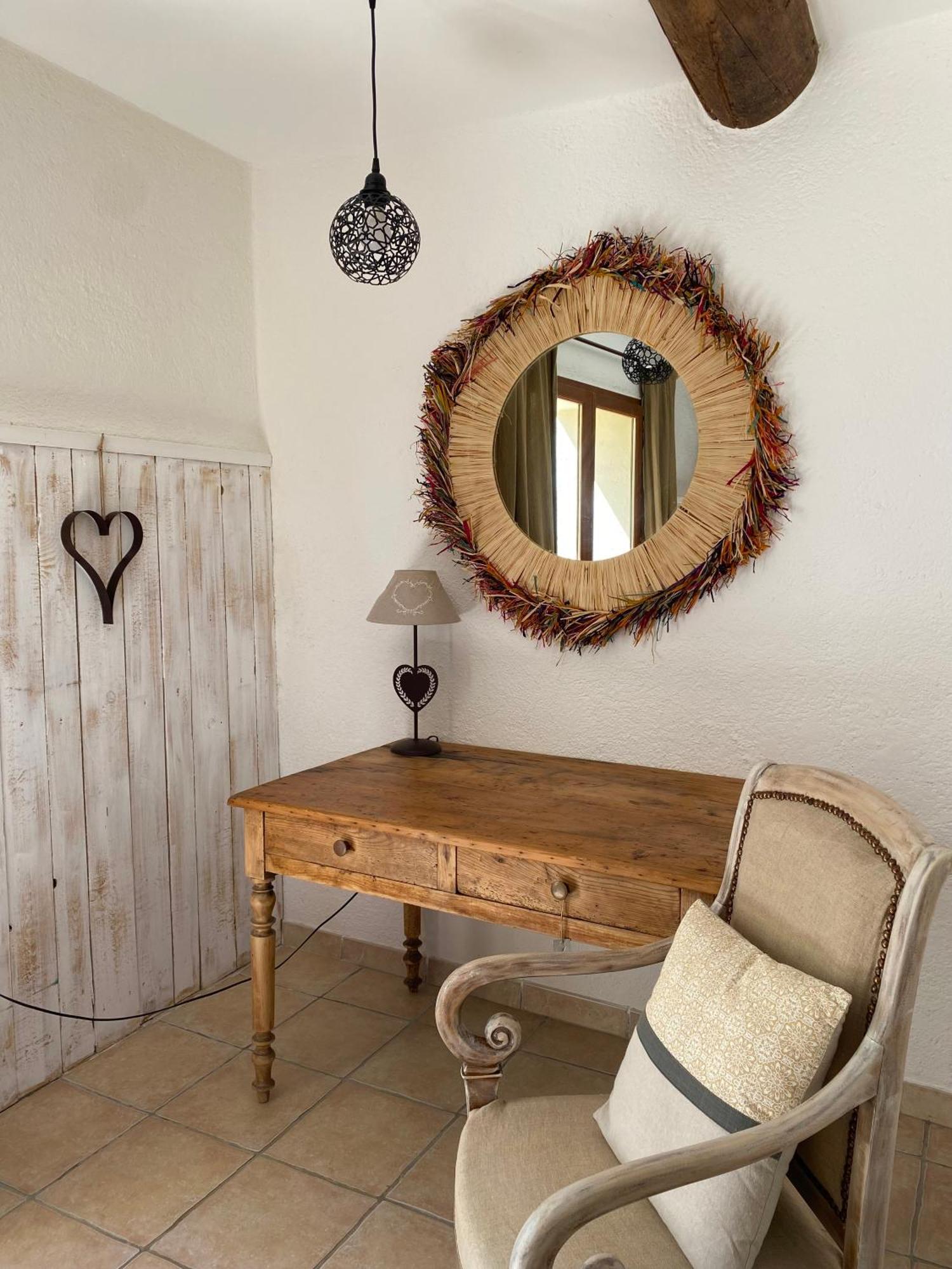 Вилла La Magnanerie En Provence Niozelles Экстерьер фото